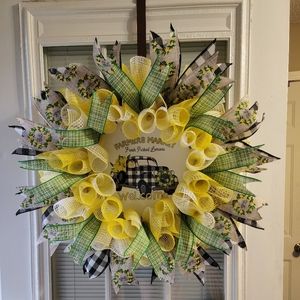Farm house wreath with truck and lemons